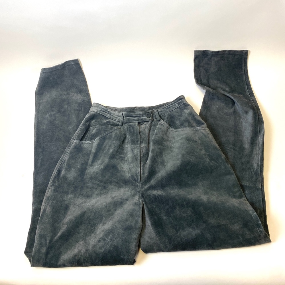 Fabulous Vintage 1980s grey suede pants in excellent original condition. Size 2
